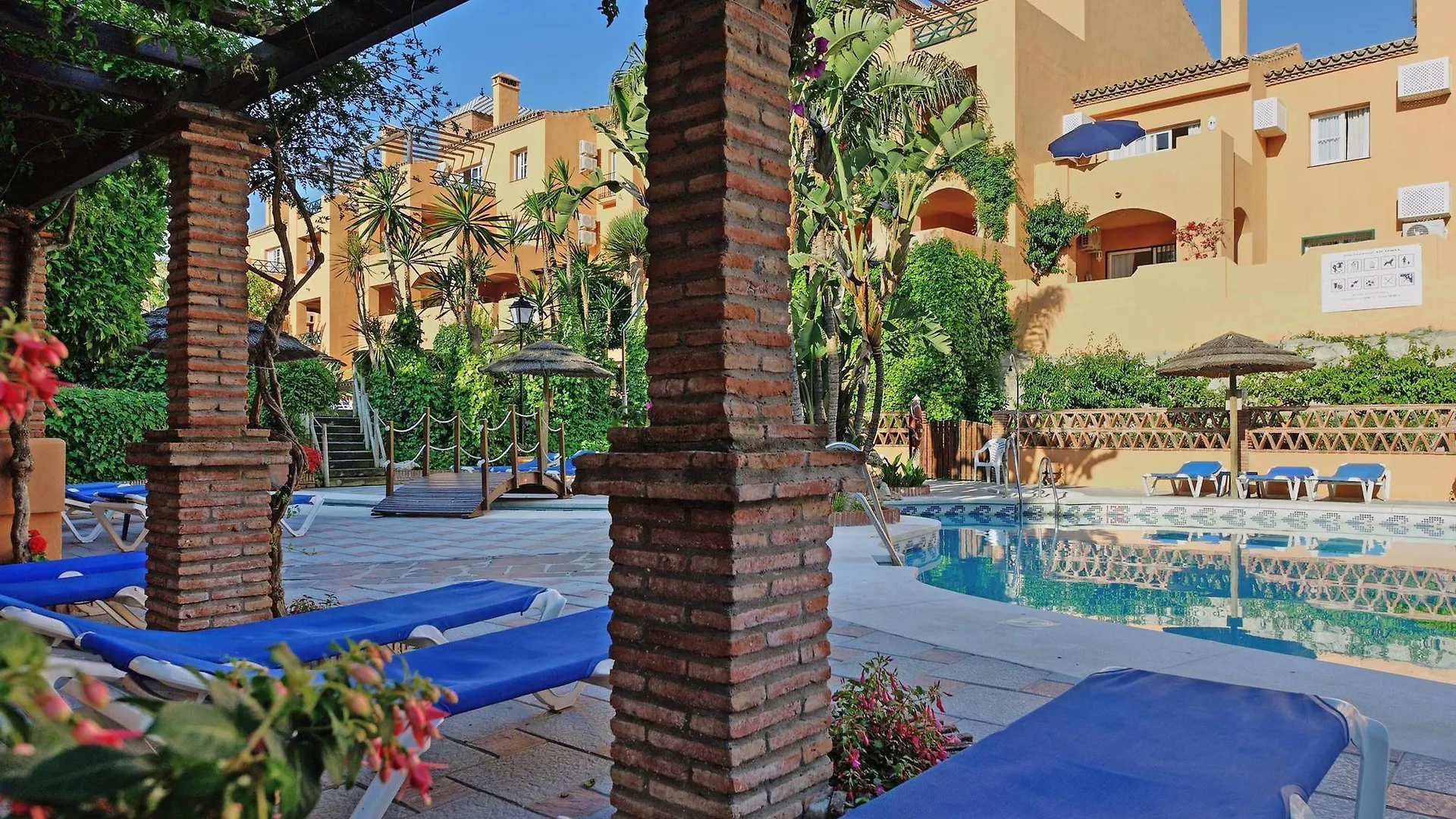 Aparthotel Mijas Costa Oasis By Grangefield Oasis Club Sitio de Calahonda